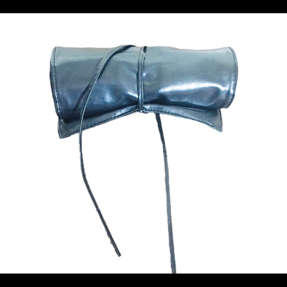 MAKEUP CASE Vegan/Faux Leather Roll Up Storage With Tie Detail Pouch Black OS - Picture 8 of 9